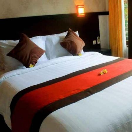 โอโย แฟล็กชิป 91062 อันตารา ซันเซ็ตโร้ด Hotel เลอกีอัน ภายนอก รูปภาพ